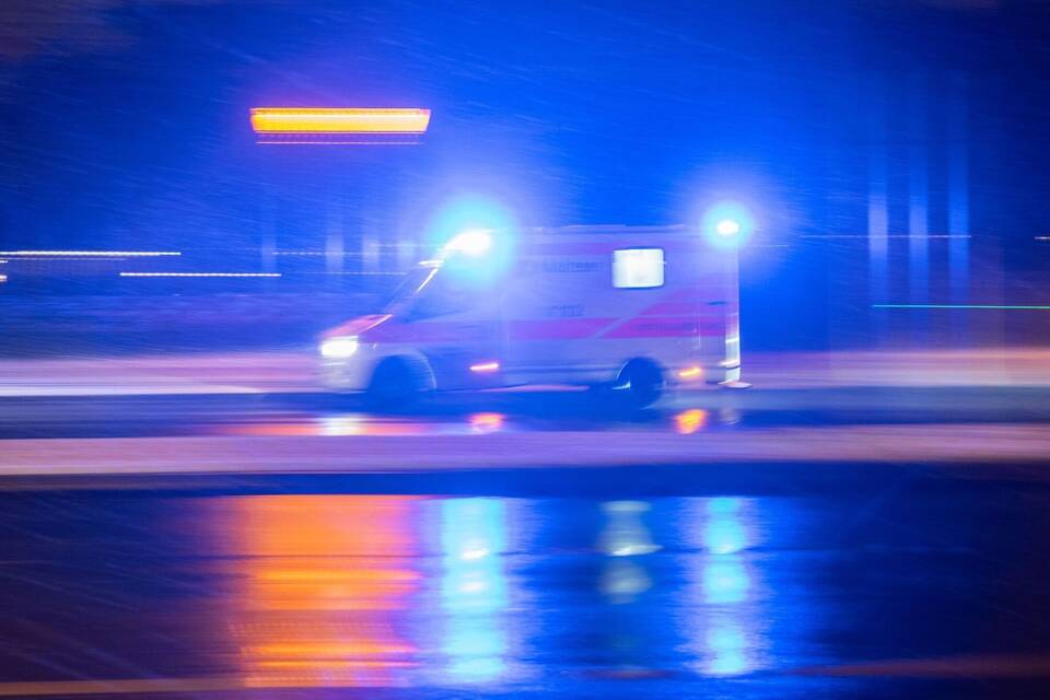 Krankenwagen - Symbolbild Krankenwagen - Symbolbild