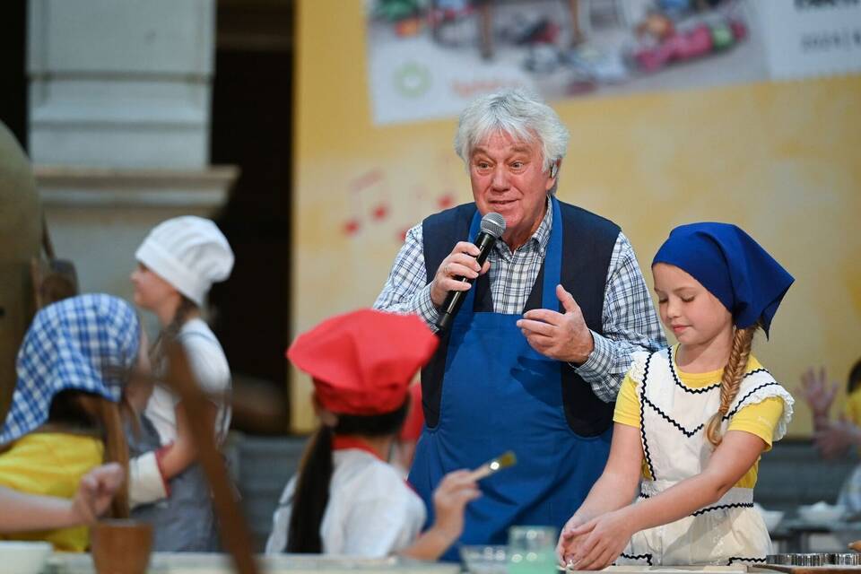 Vorstellung singende Weihnachtsbriefmarke Vorstellung singende Weihnachtsbriefmarke