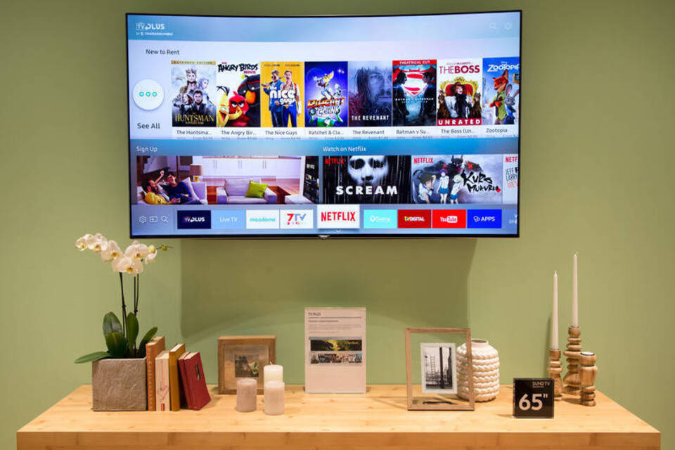 Komfort statt Krampf an der Fernbedienung - TV-Trends von der IFA Komfort statt Krampf an der Fernbedienung - TV-Trends von der IFA