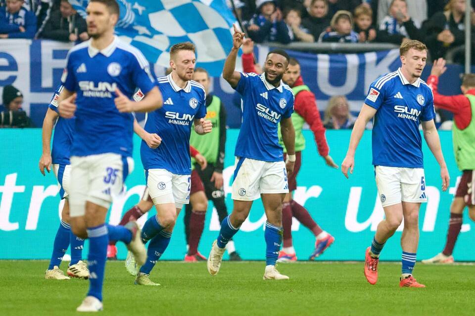 FC Schalke 04 - Jahn Regensburg FC Schalke 04 - Jahn Regensburg