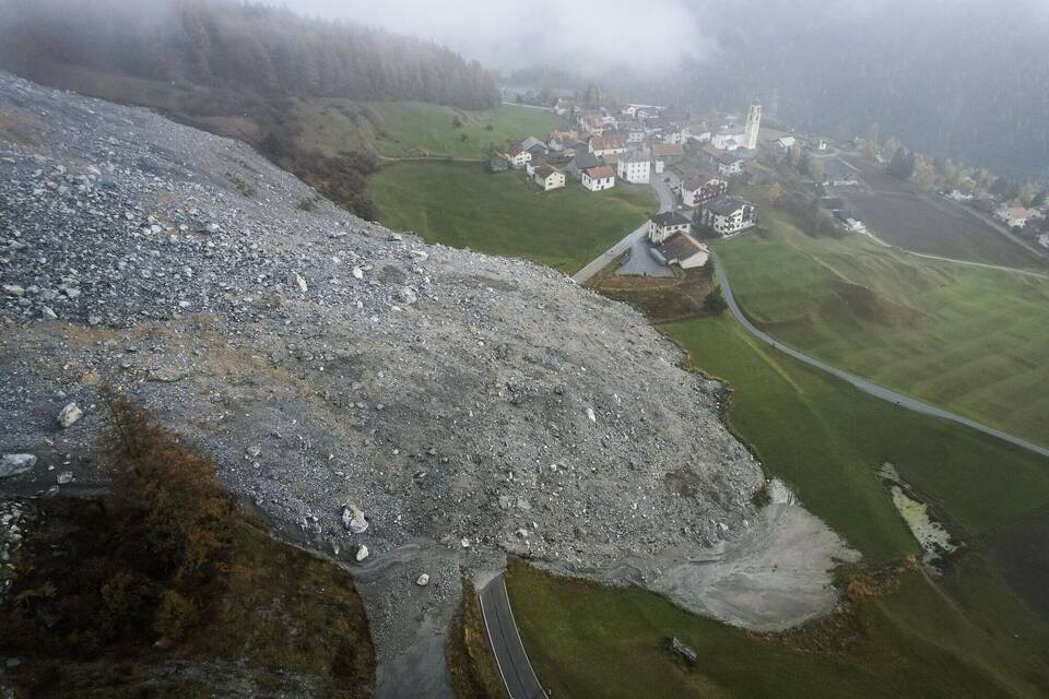 Erneuter Lawinenabgang in Brienz befürchtet Erneuter Lawinenabgang in Brienz befürchtet