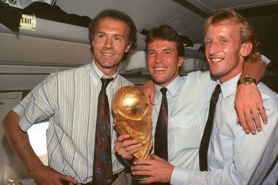 Franz Beckenbauer (l), Lothar Matthäus und Andreas Brehme (r) Franz Beckenbauer (l), Lothar Matthäus und Andreas Brehme (r)