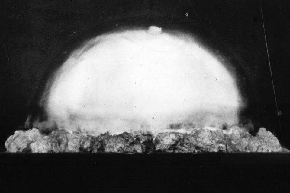Erste Atombomben-Explosion am 16. Juli 1945 Erste Atombomben-Explosion am 16. Juli 1945