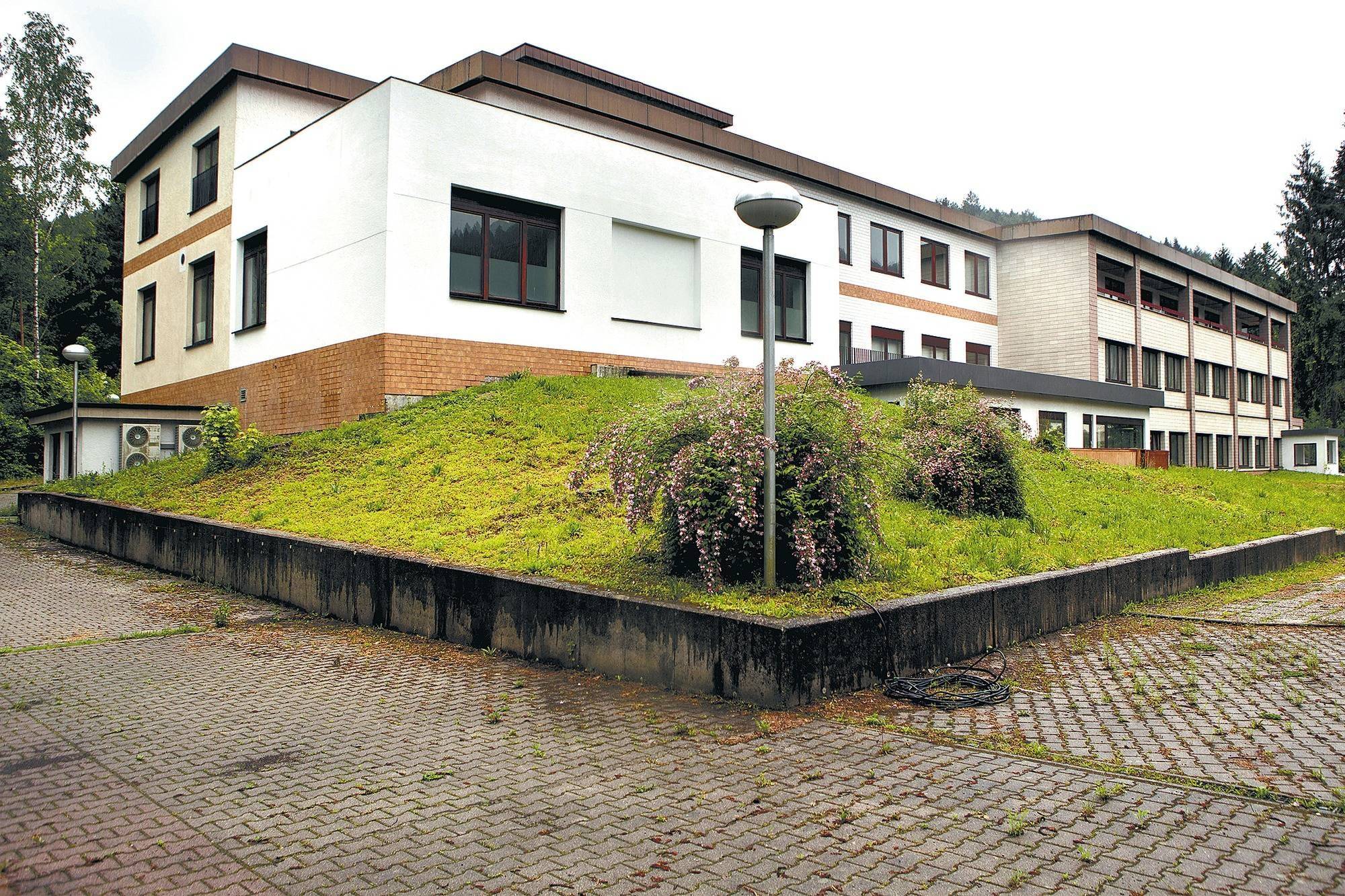 Schmerzklinik Schonau Ziehen Die Fluchtlinge Nun Im Winter Ein Nachrichten Region Heidelberg Rnz