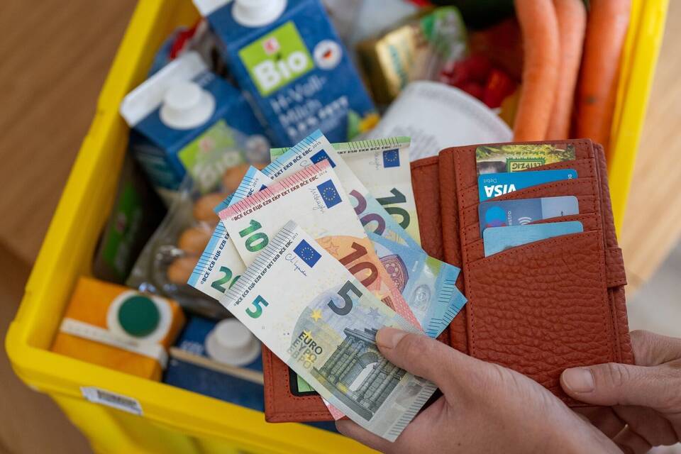 Anstieg der Löhne übersteigt Preiszuwächse Anstieg der Löhne übersteigt Preiszuwächse