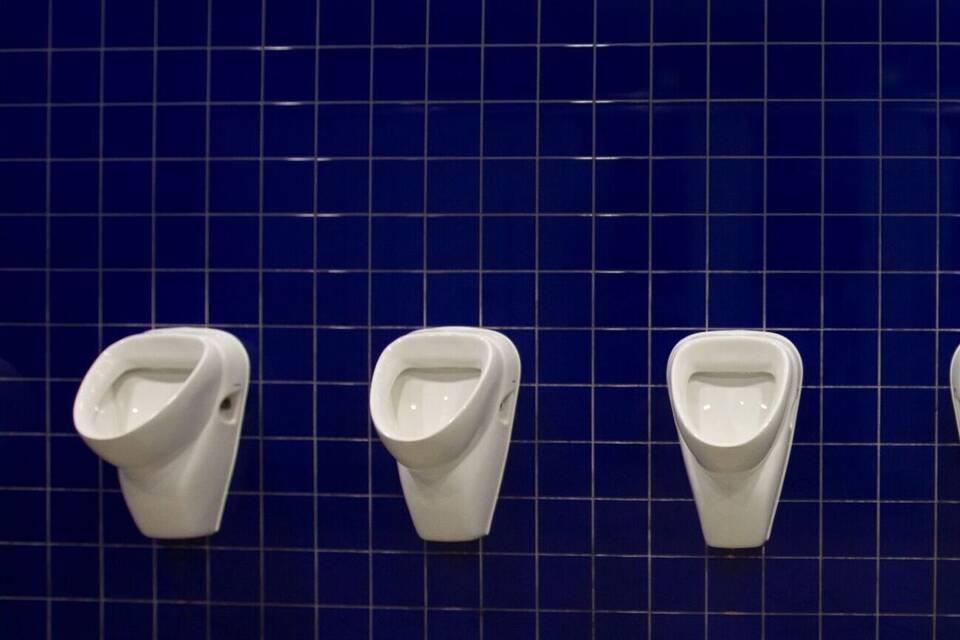 Öffentliches WC Öffentliches WC