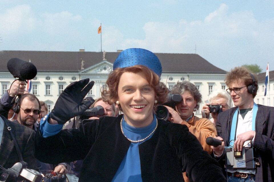 Hape Kerkeling als Königin Beatrix Hape Kerkeling als Königin Beatrix