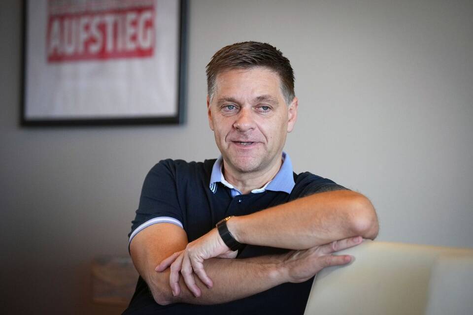 Oliver Ruhnert Oliver Ruhnert