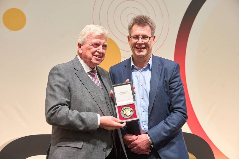 Volker Bouffier und DOSB-Präsident Thomas Weikert Volker Bouffier und DOSB-Präsident Thomas Weikert