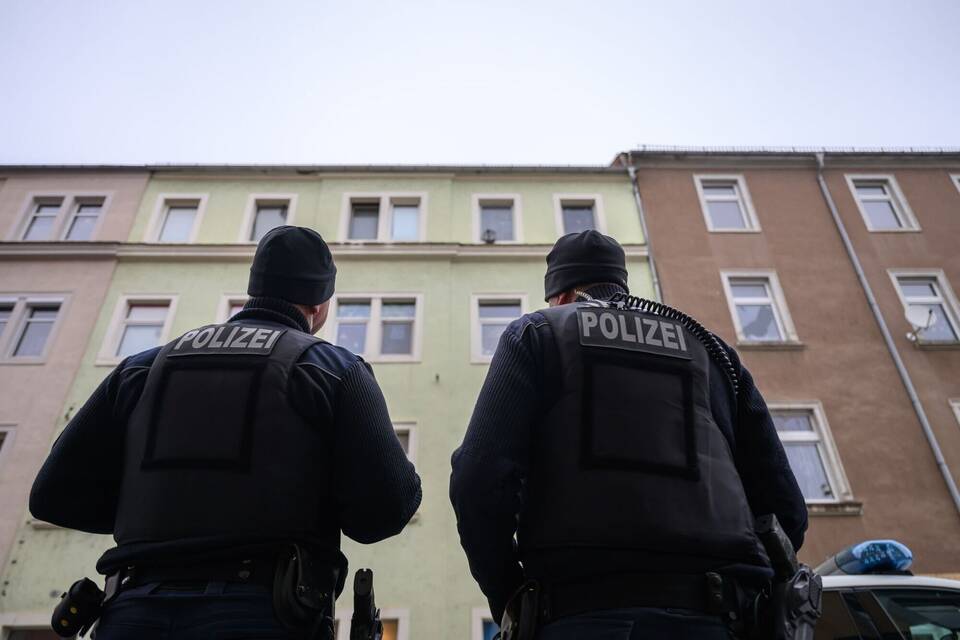 Drei Kleinkinder und ein Mann in Meißen tot gefunden Drei Kleinkinder und ein Mann in Meißen tot gefunden