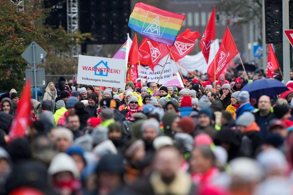Warnstreik bei VW in Wolfsburg