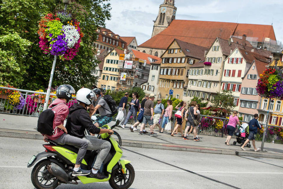 Mopeds auf den Schrottplatz - Tübingen zahlt Abwrackprämie Mopeds auf den Schrottplatz - Tübingen zahlt Abwrackprämie