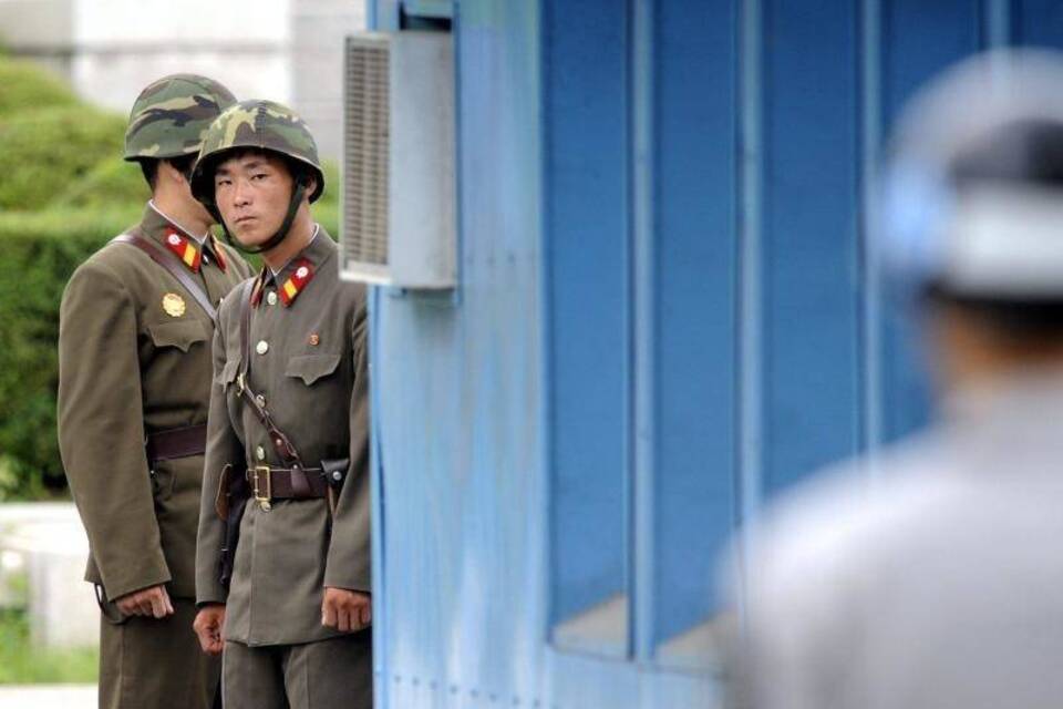 Südkorea Nordkoreanischer Soldat schafft Flucht Politik Rhein