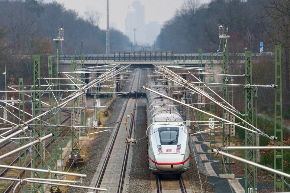 Bahnbetrieb auf Riedbahn läuft wieder Bahnbetrieb auf Riedbahn läuft wieder