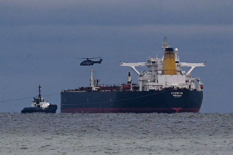 Manövrierunfähiger Öltanker in Sassnitz Manövrierunfähiger Öltanker in Sassnitz