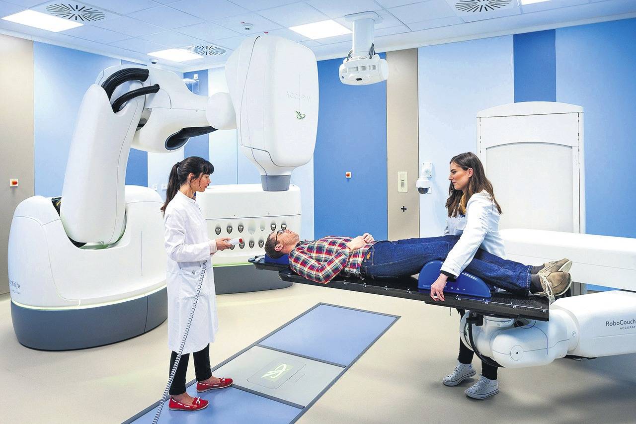 Das &ldquo;Cyberknife&rdquo; der Heidelberger Uniklinik bestrahlt winzige Tumore