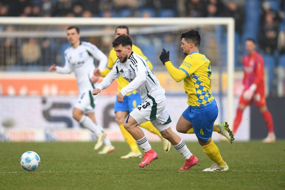 Eintracht Braunschweig - FC Schalke 04 Eintracht Braunschweig - FC Schalke 04