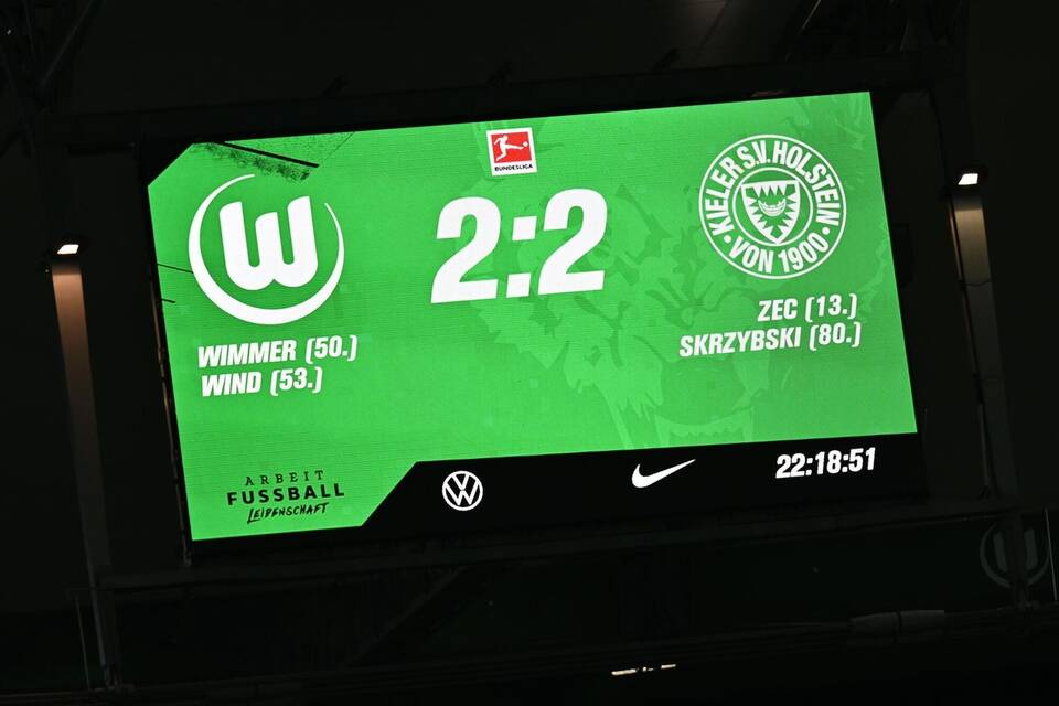 VfL Wolfsburg - Holstein Kiel VfL Wolfsburg - Holstein Kiel