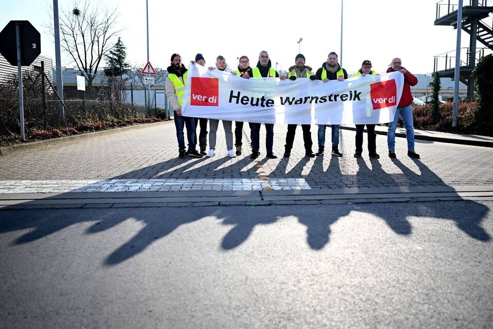 Verdi bestreikt Briefzentren der Post Verdi bestreikt Briefzentren der Post