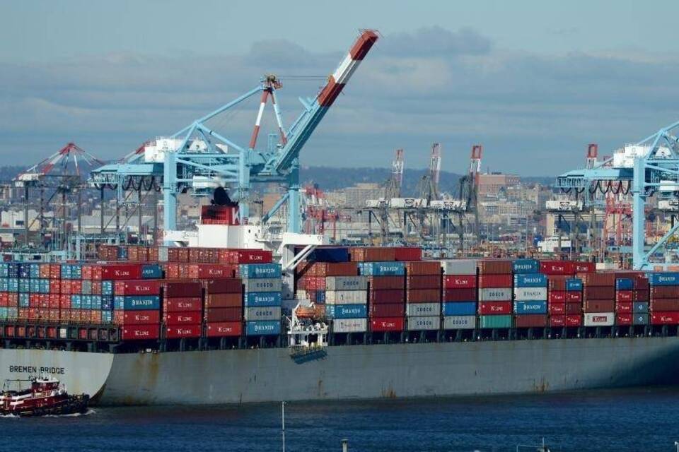 Deutsches Containerschiff in den USA Deutsches Containerschiff in den USA