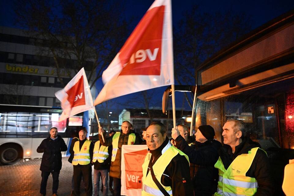 Warnstreiks im öffentlichen Nahverkehr - Böblingen Warnstreiks im öffentlichen Nahverkehr - Böblingen