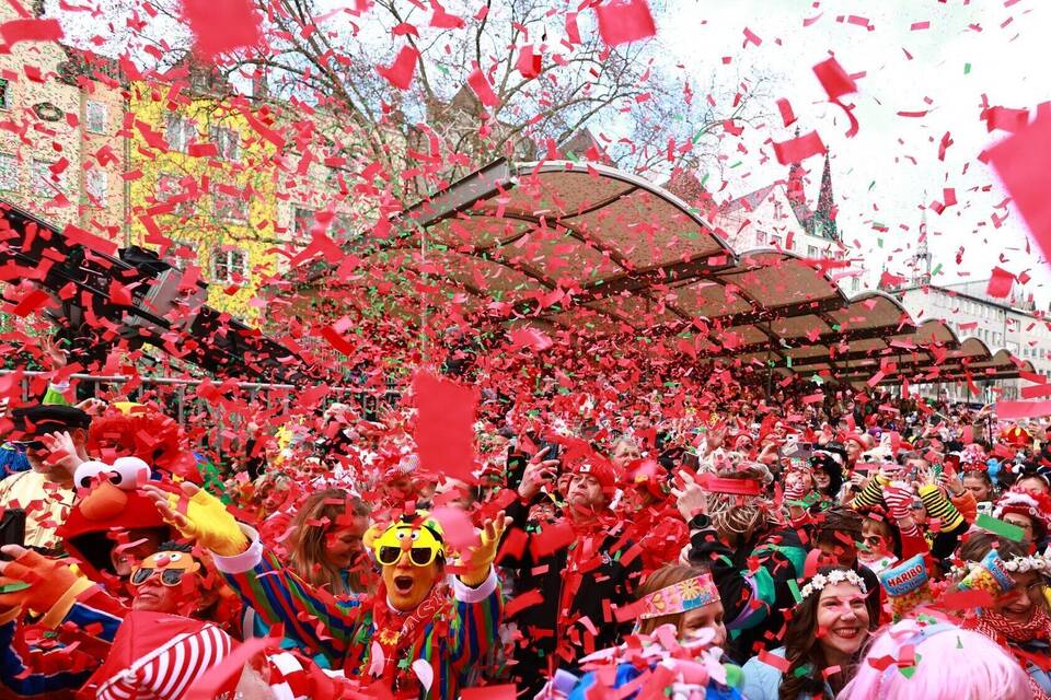 Weiberfastnacht im Rheinland Weiberfastnacht im Rheinland
