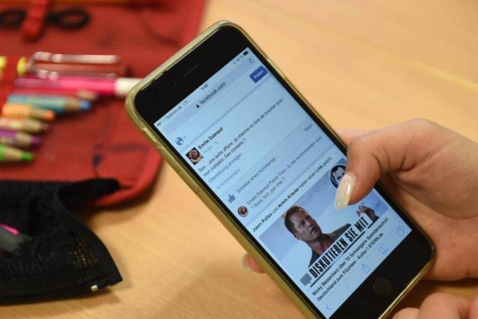 Facebook Facebook