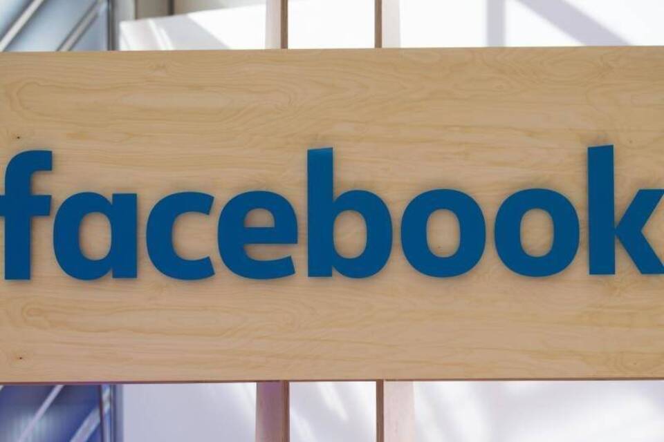 Facebook Facebook
