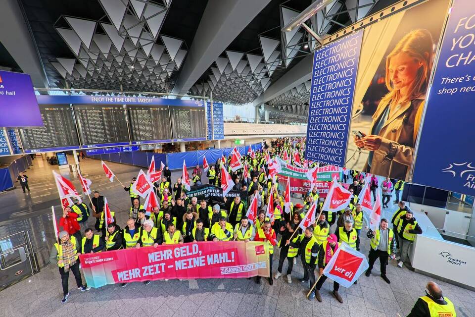 Verdi-Warnstreik am Flughafen Frankfurt Verdi-Warnstreik am Flughafen Frankfurt
