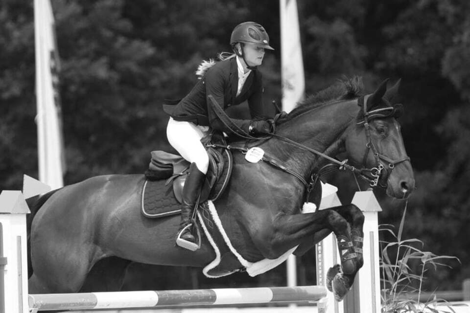 19 Jahre alte Springreiterin stirbt bei Trainingsunfall