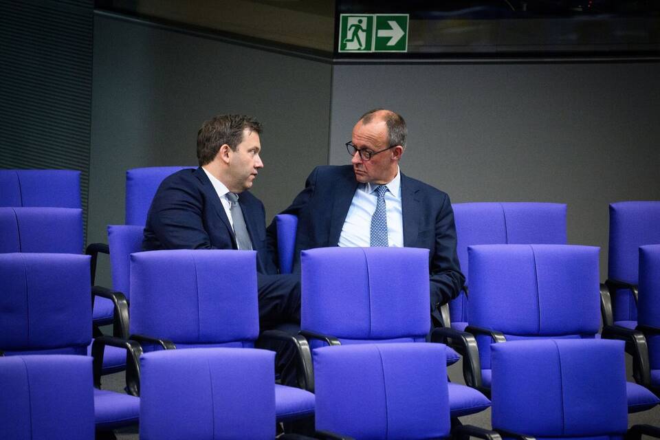 SPD-Fraktionschef Klingbeil und Unionsfraktionschef Merz 