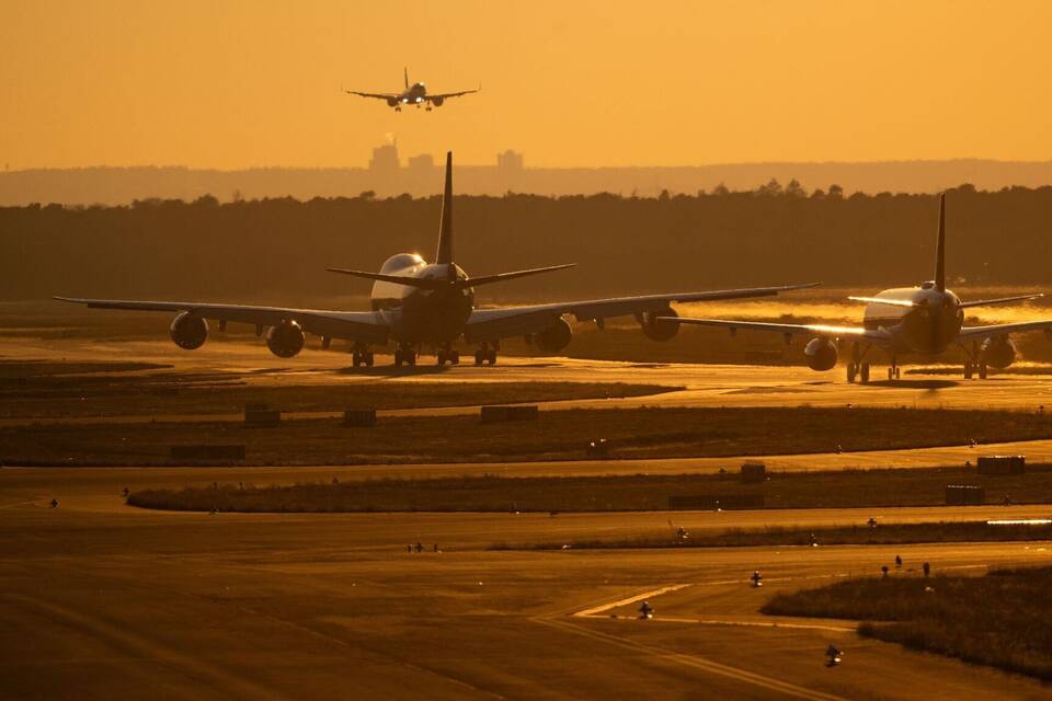 Flughafen in der Abendsonne Flughafen in der Abendsonne