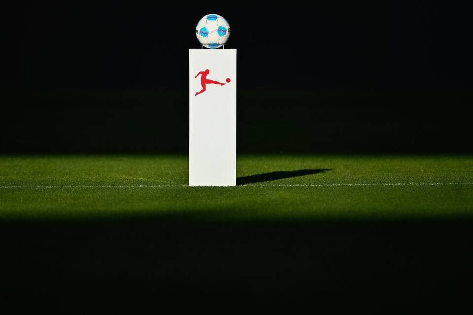 Spielball der DFL Spielball der DFL