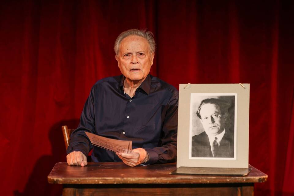 Schauspieler Bert Oberdorfer rezitiert Tucholksy