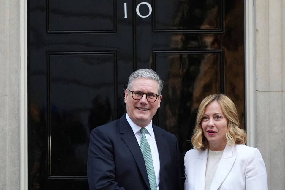 Keir Starmer (l.) und Giorgia Meloni Keir Starmer (l.) und Giorgia Meloni