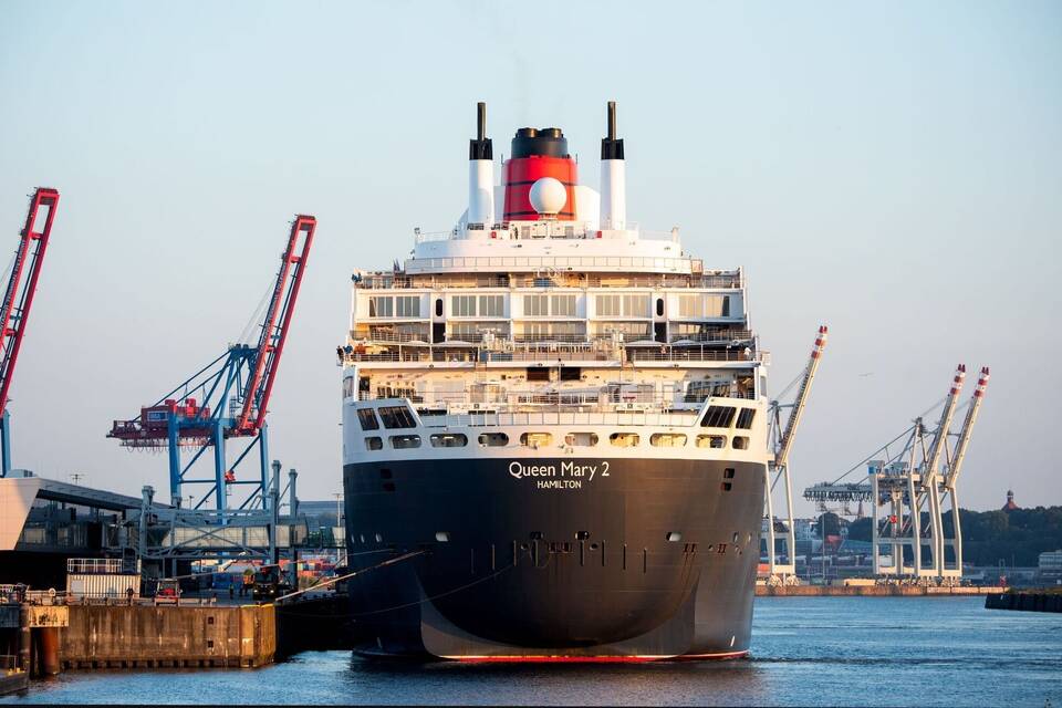 Queen Mary 2 Queen Mary 2