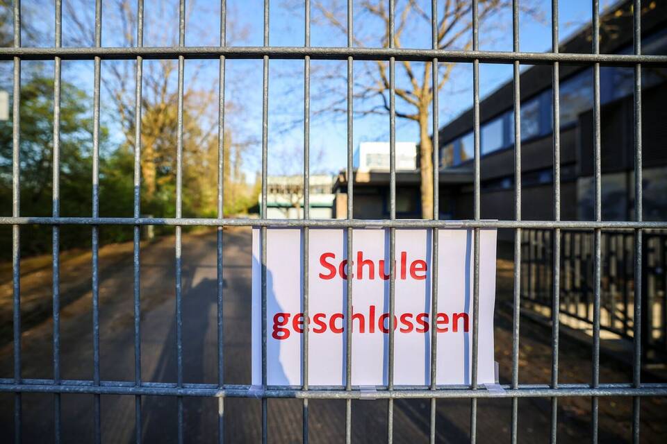 Duisburger Schulen wegen Bedrohungslage geschlossen Duisburger Schulen wegen Bedrohungslage geschlossen