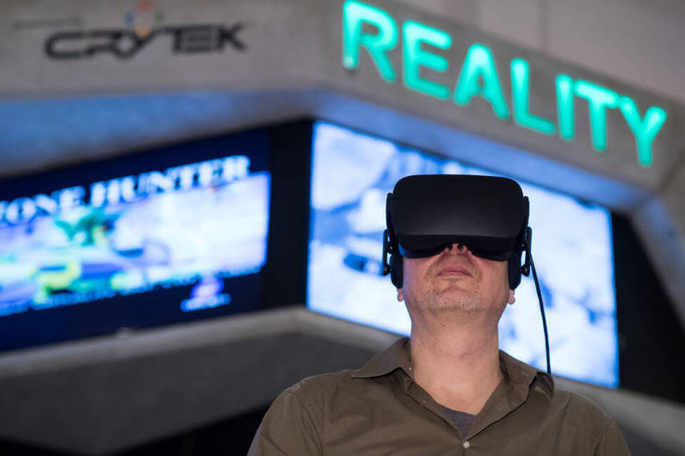 Virtuelle Realität: Gelingt der Sprung vom Hype zum Massenprodukt? Virtuelle Realität: Gelingt der Sprung vom Hype zum Massenprodukt?