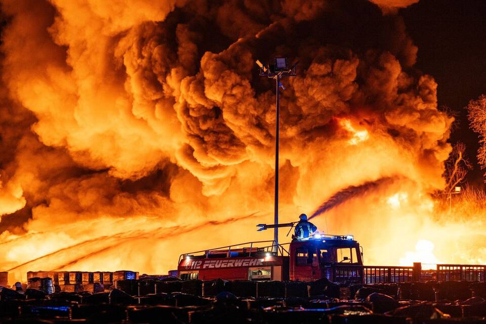 Großbrand in Gewerbegebiet Ahlen Großbrand in Gewerbegebiet Ahlen