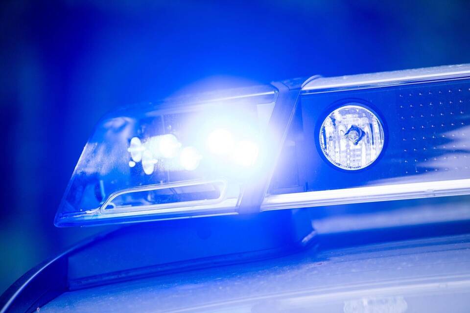 Die Polizei sucht Zeugen der Tat. Die Polizei sucht Zeugen der Tat.
