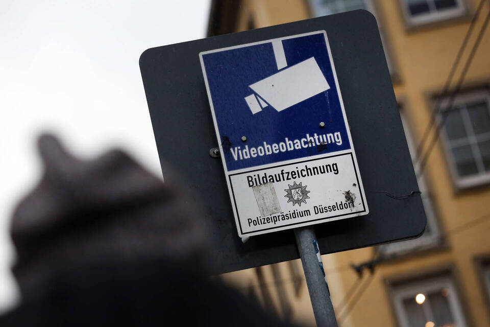 Mehr Sicherheit durch mehr Kameras? Debatte um Videoüberwachung Mehr Sicherheit durch mehr Kameras? Debatte um Videoüberwachung