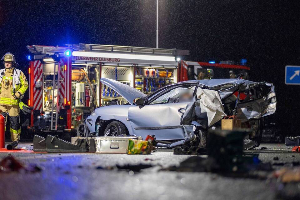 Zwei Tote bei Unfall auf der Autobahn 59 Zwei Tote bei Unfall auf der Autobahn 59