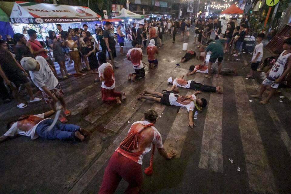 Karfreitag - Bußprozession auf den Philippinen Karfreitag - Bußprozession auf den Philippinen