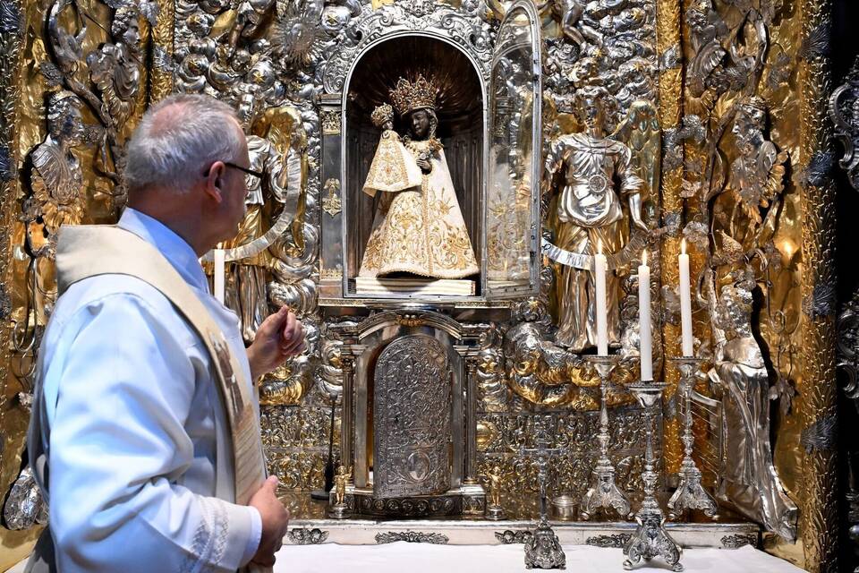 Doppelte schwarze Madonna Doppelte schwarze Madonna