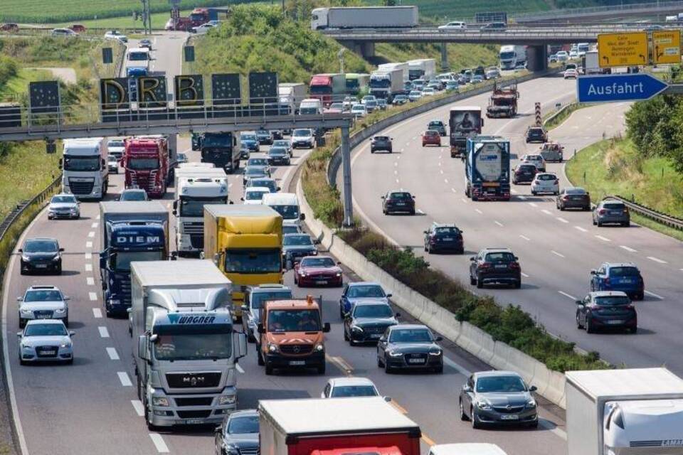 Stau auf Autobahn A8
