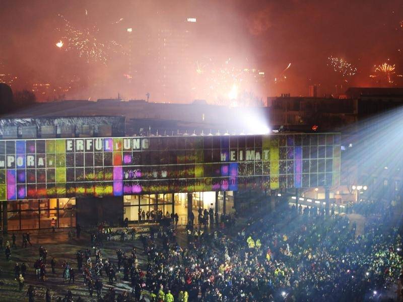 Sicherheit Alaaf: Köln feiert unter Polizeischutz ...