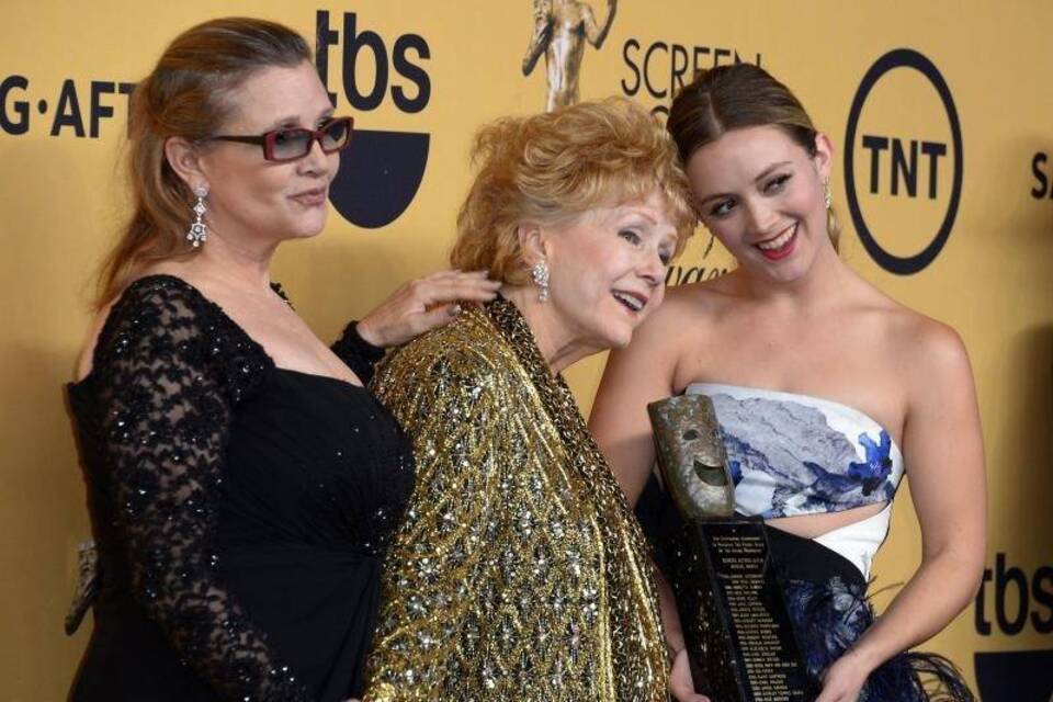 Billie Lourd, Carrie Fisher, Debbie Reynolds Billie Lourd, Carrie Fisher, Debbie Reynolds
