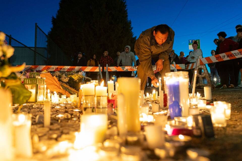 Trauer nach Fahrt in Menschenmenge