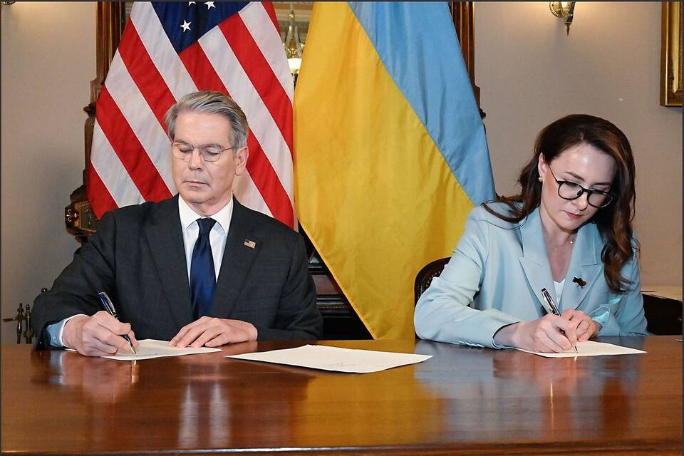 USA und Ukraine schließen Rohstoffabkommen USA und Ukraine schließen Rohstoffabkommen