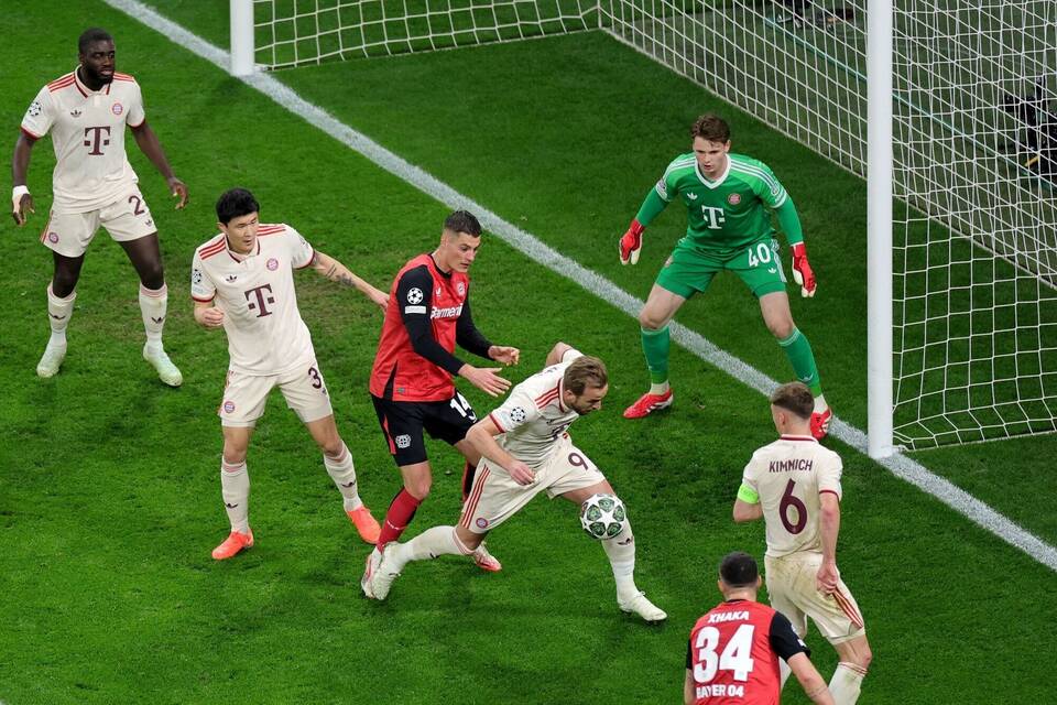 Bayer Leverkusen - Bayern München Bayer Leverkusen - Bayern München
